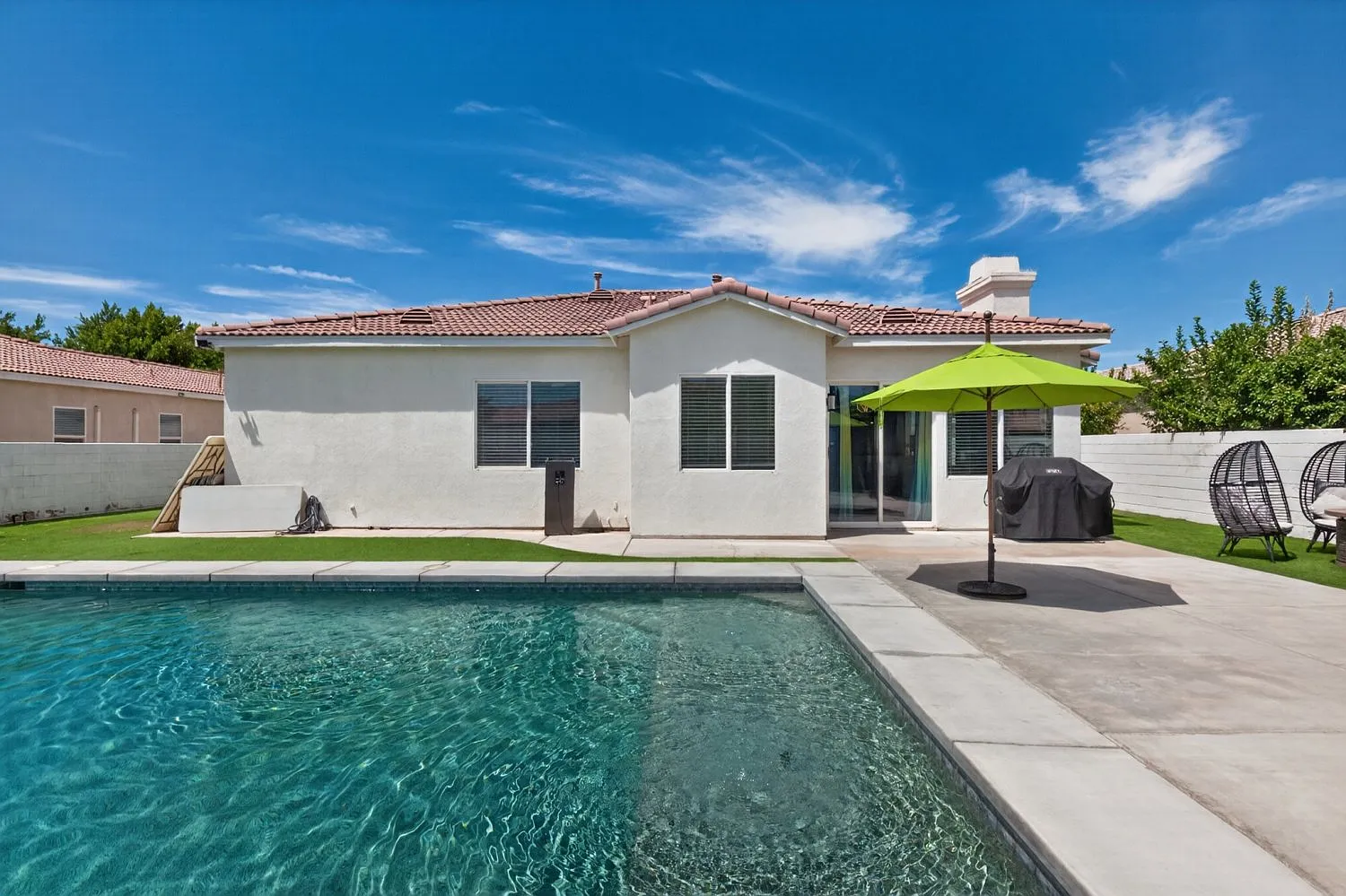 4 bed, 1910 sqft, $4,000 — Photo 2