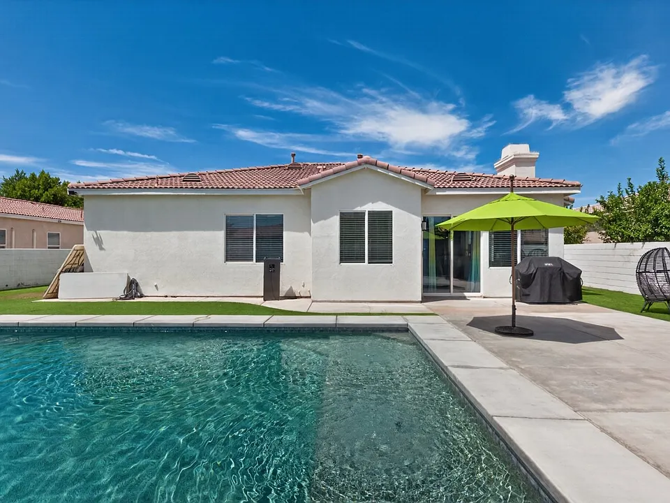 43452 Freesia Pl