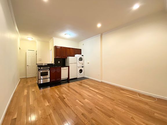 4th image of 55 E Houston St #5R