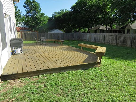 4th image of 3020 Sunland Dr