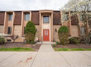 15 Greenwich Dr APT 1, Amherst, NY 14228