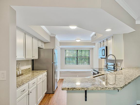 5th image of 1809 Parc Vue Ave