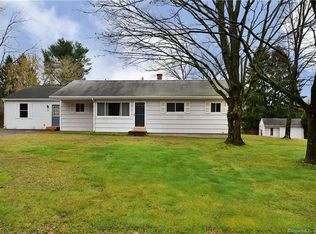 3 Crescent Cir, Ellington, CT 06029