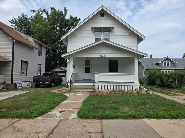 1738 Higley Ave SE, Cedar Rapids, IA 52403
