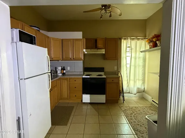 100 S Main St #2, Moscow, PA 18444