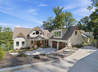 305 Harbor Dr, Seneca, SC 29672