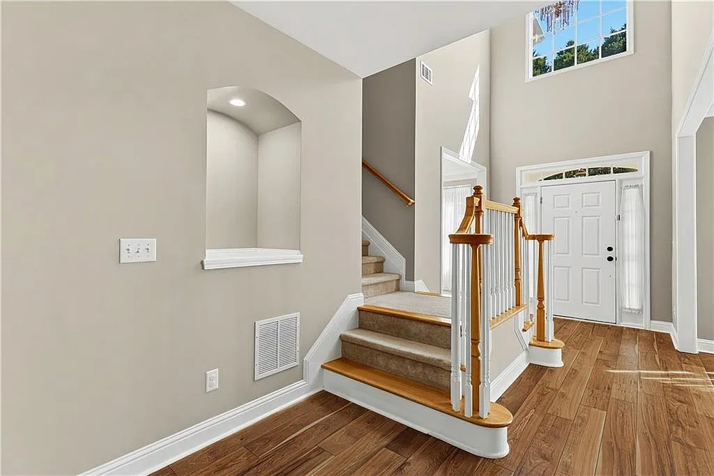 5 bed, 3.0 bath, 2848 sqft, $2,995 — Photo 3