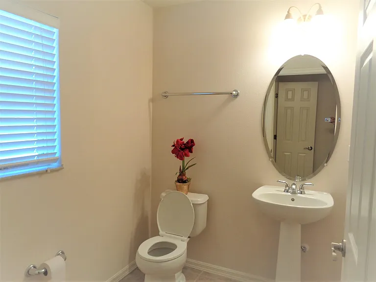 1636 Pointe West Way — Photo 30