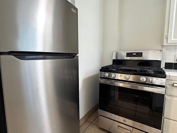 5th image of 5941 Cahuenga Blvd #5947-D