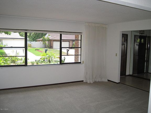 4th image of 86 Mayfield Cir