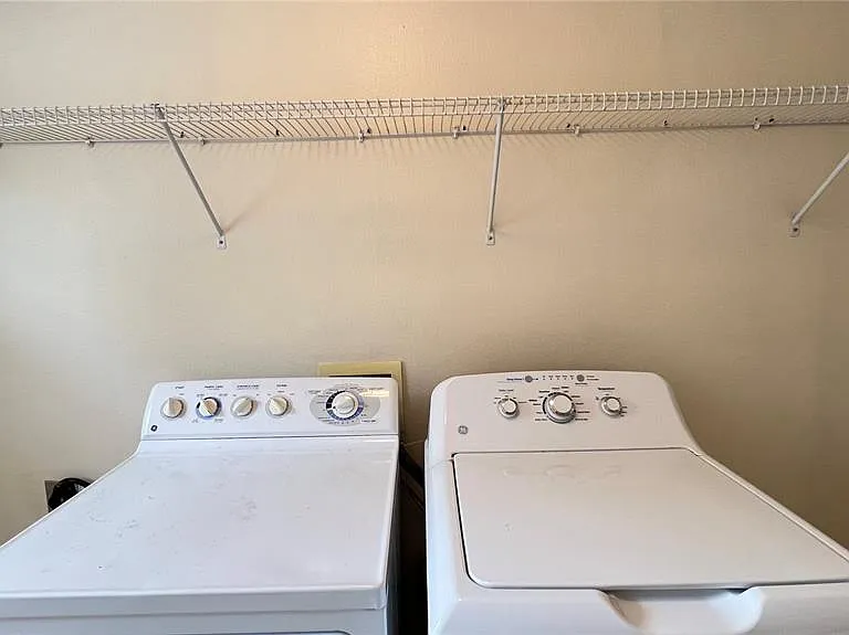 216 Verdi St — Photo 33