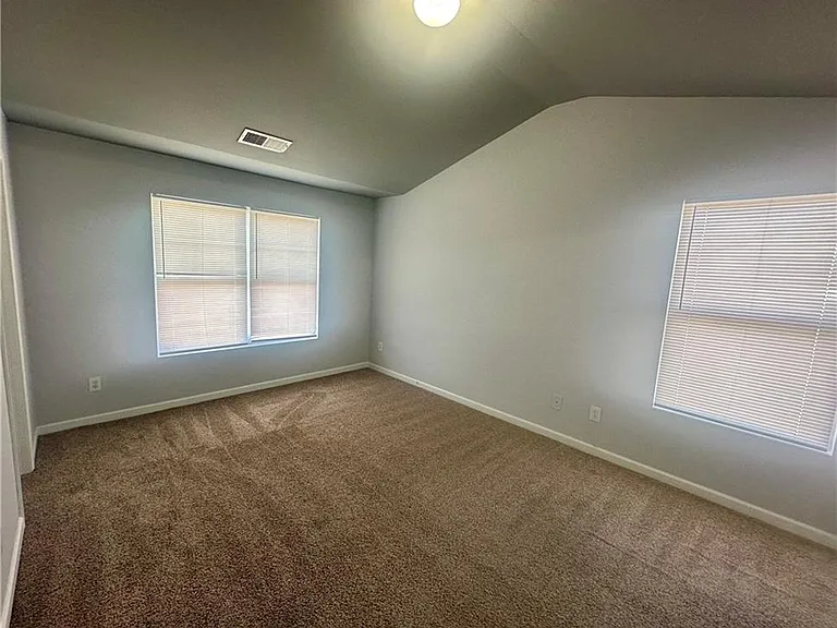6078 Oak Bend Ct — Photo 11
