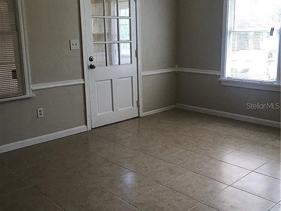 4th image of 3031 Broadway Ave