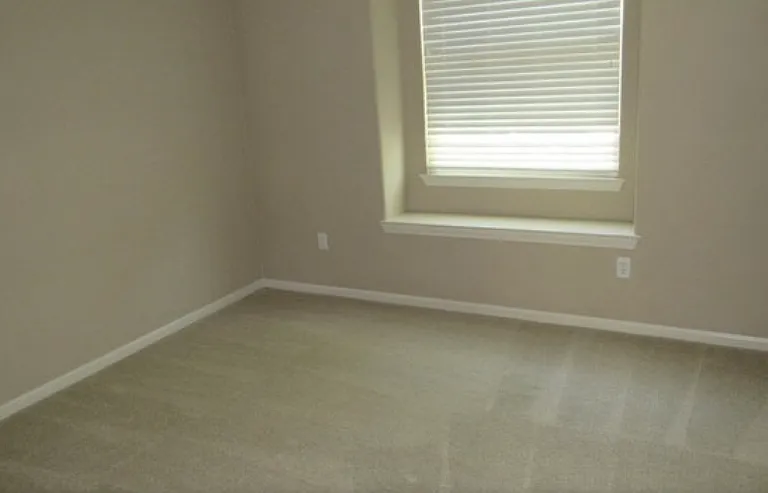 1124 Donahue Dr — Photo 8
