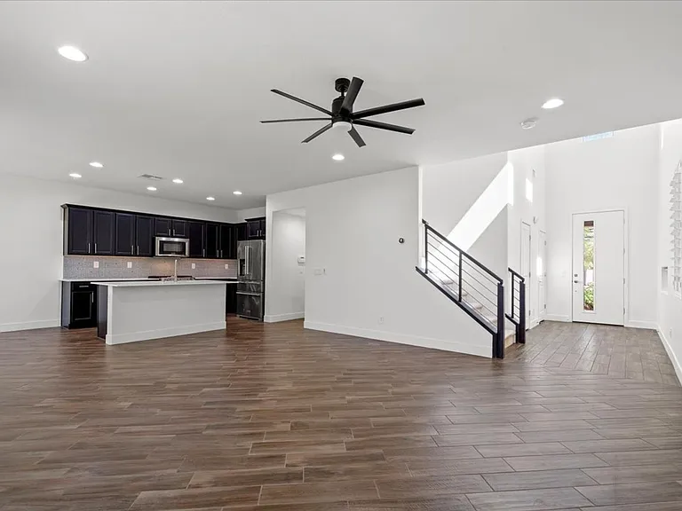 8931 Oreana Peak Ct — Photo 6