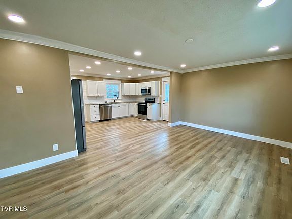 5th image of 197 Poplar Hill Dr