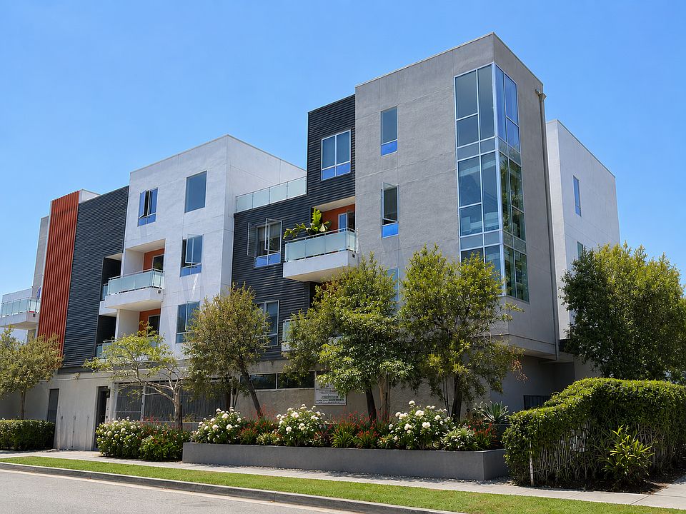 1st image of 11929 Courtleigh Dr APT 306