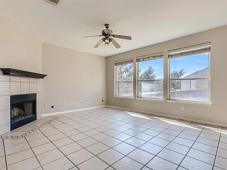 1001 Shadow Valley Cv — Photo 10
