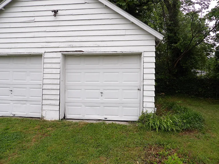 109 Allnutt Dr — Photo 46