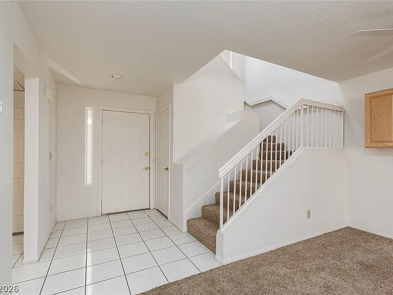 7281 Vista Bonita Dr — Photo 3