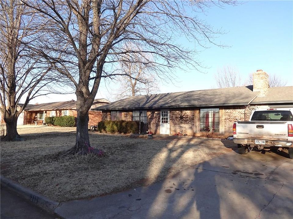 1st image of 210 Cedar Ave