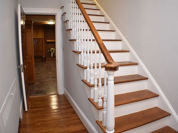 5th image of 924 Trenthill Dr