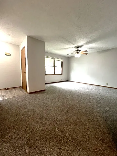 142 E Lincoln Hwy #3