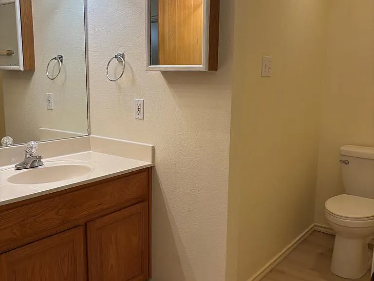 224 Coronado Cir — Photo 10