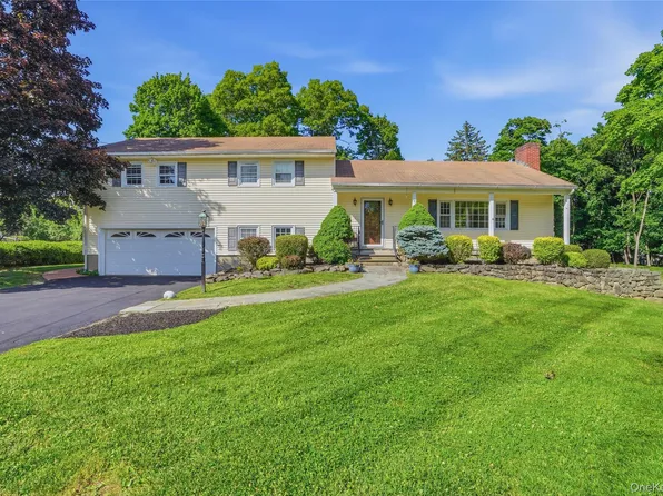 10 Sharon Court, Cornwall On Hudson, NY 12520
