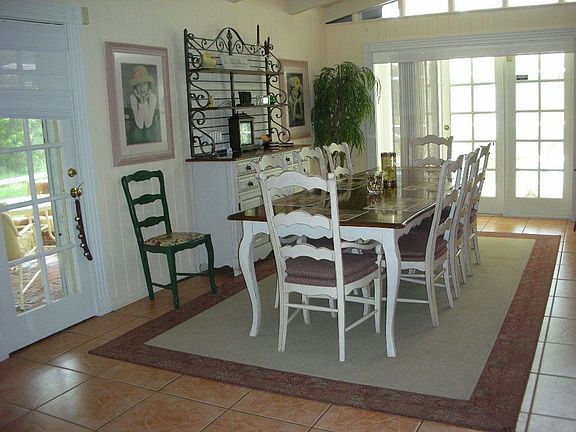 3rd image of 6803 Magnolia Ln
