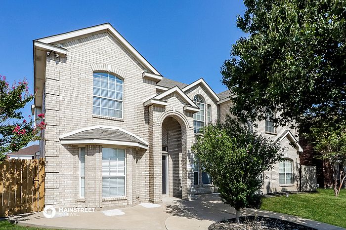 1st image of 407 Mountain Cir