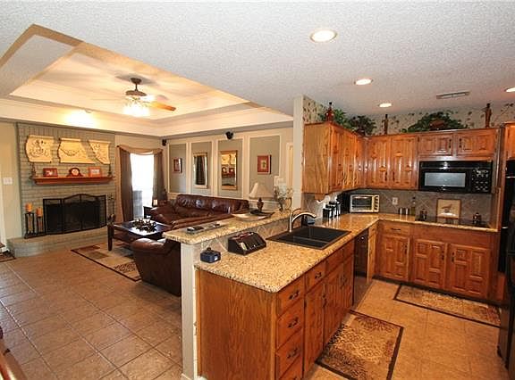 4th image of 963 Camden Dr