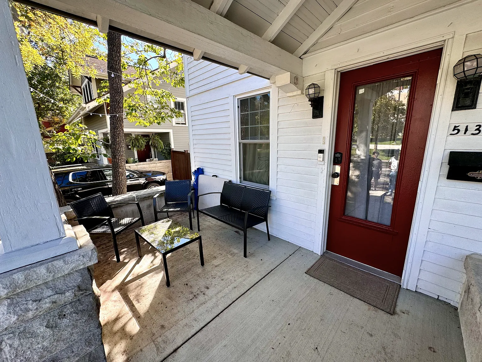 513 N Dunn St — Photo 2