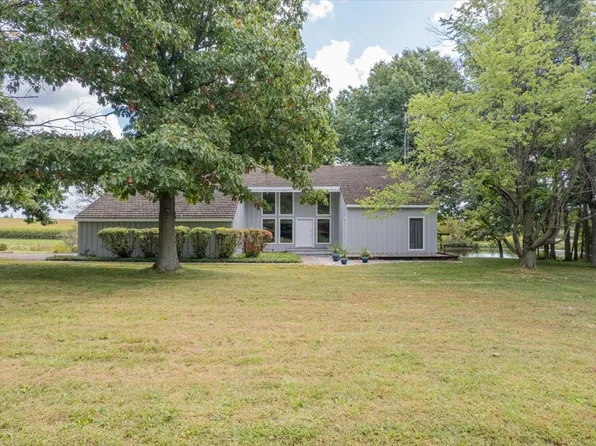 3877 N 2450 East Rd, Leroy, IL 61752