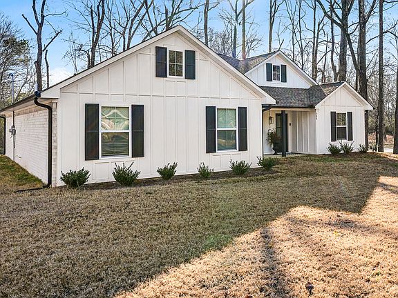 2nd image of 388 S 3rd St