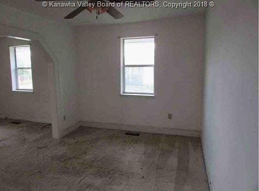 5th image of 401 Myers Ave