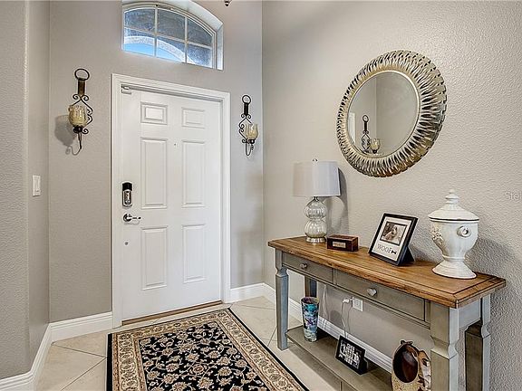 5th image of 1592 Thetford Cir