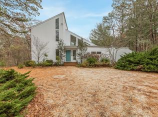 223 Town Line Rd, Wainscott, NY 11975