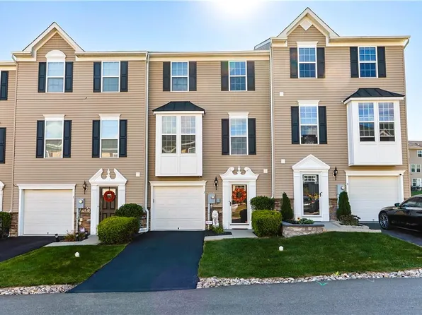 7 Red Rose Ln, Easton, PA 18045