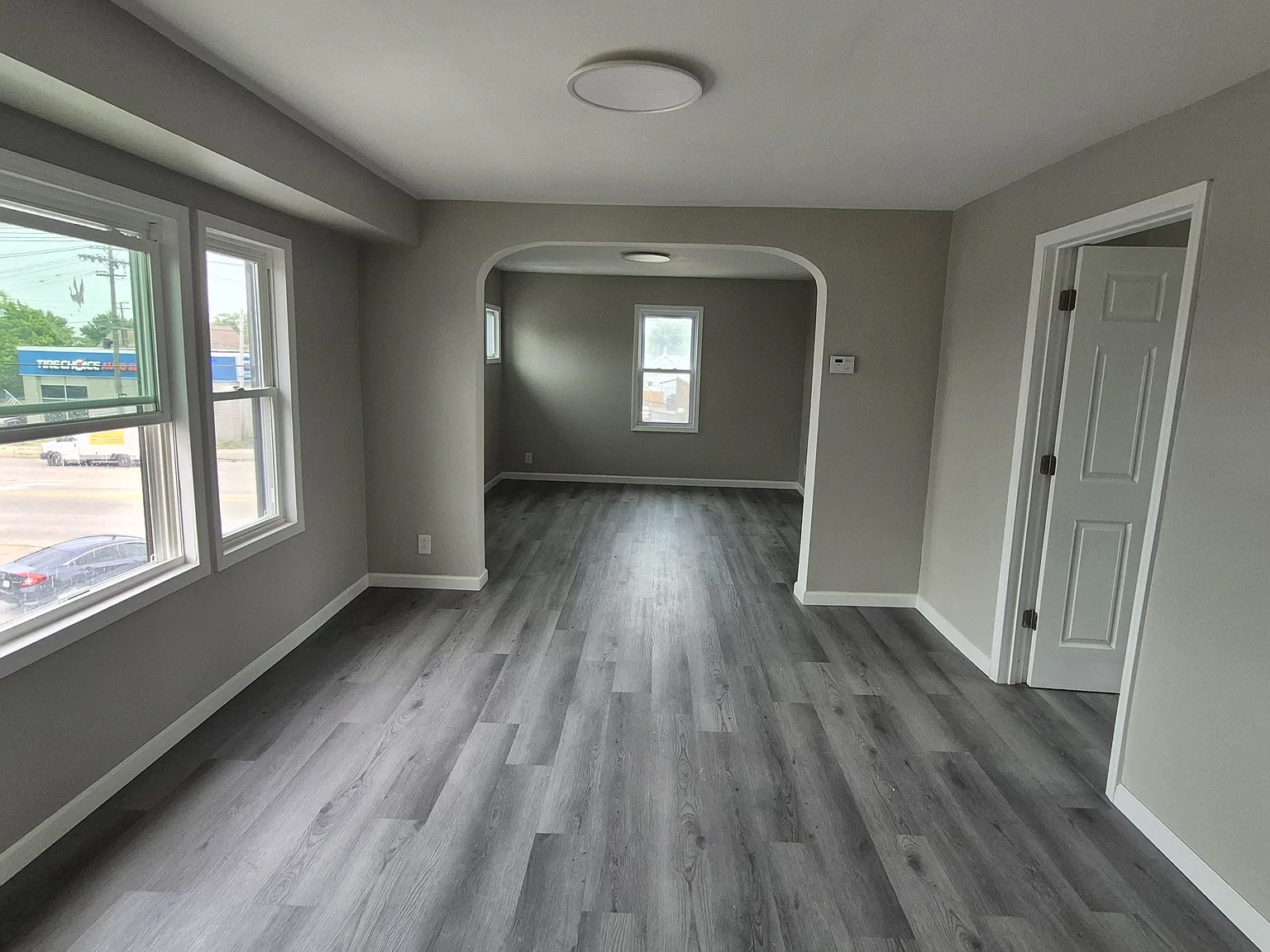 3 bed, 1152 sqft, $1,595 — Photo 3
