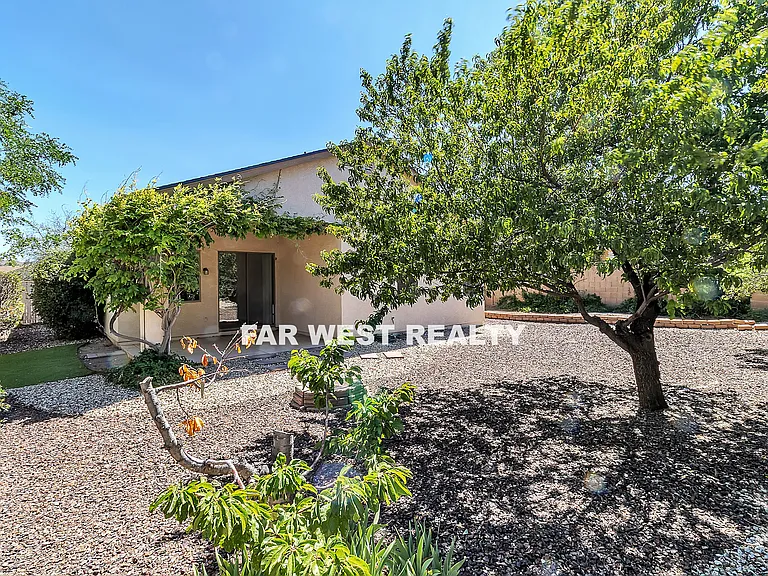 5251 N Celestine Ct — Photo 40