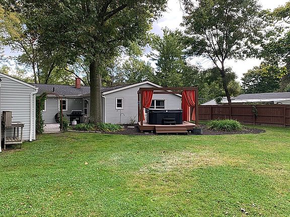 2nd image of 7698 Crestwood Ln