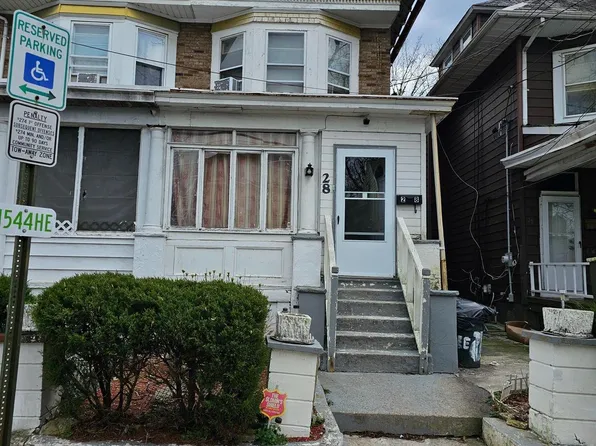 28 Lee Ave, Trenton, NJ 08618