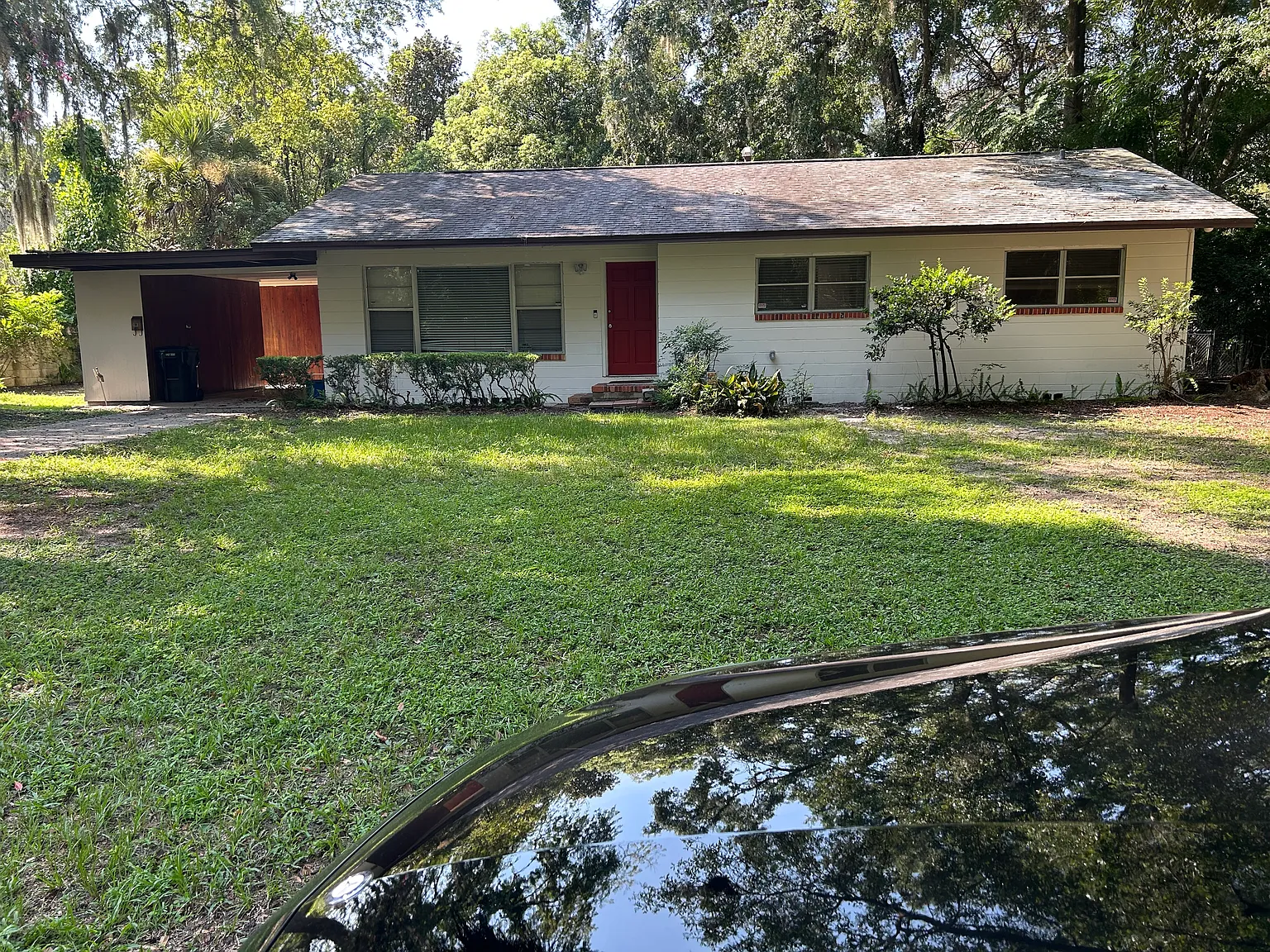3 bed, 1352 sqft, $1,900 — Photo 1