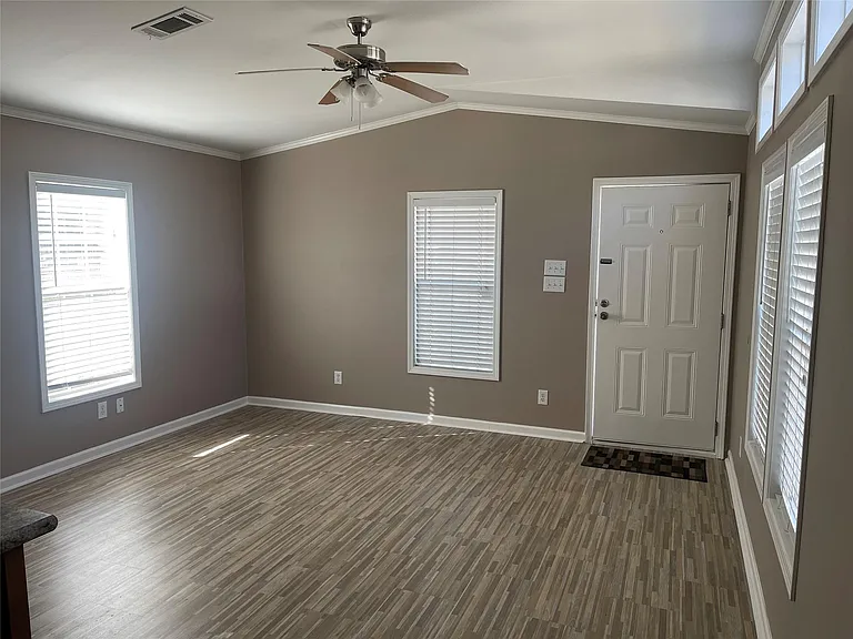 21513 W Hammond Dr — Photo 4