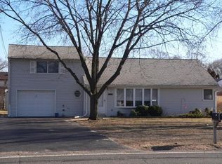 248 Church Ln, Wayne, NJ 07470