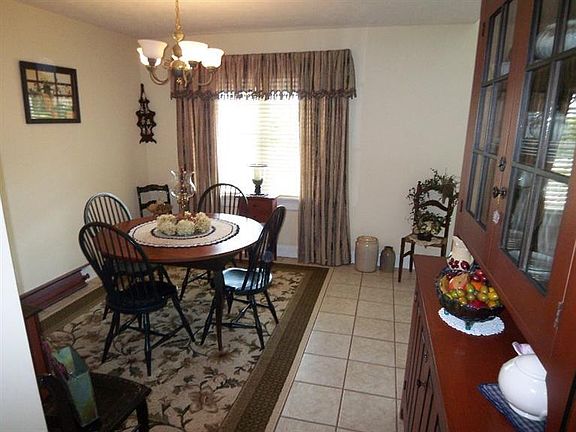 5th image of 1302 Northwoods Dr