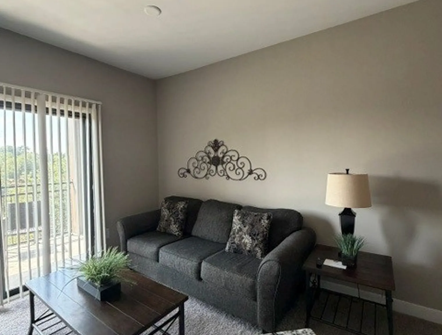 1 bed, 1.0 bath, 635 sqft, $3,290 — Photo 1