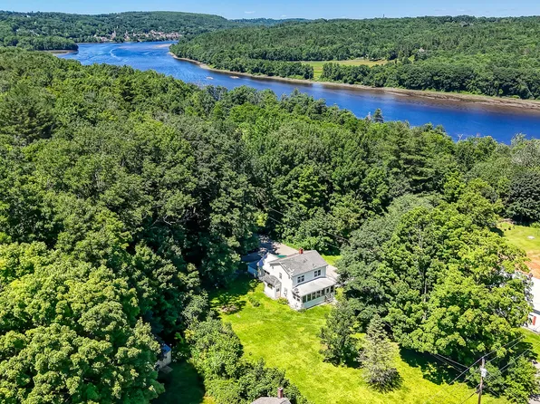 6 Pit Street, Farmingdale, ME 04344