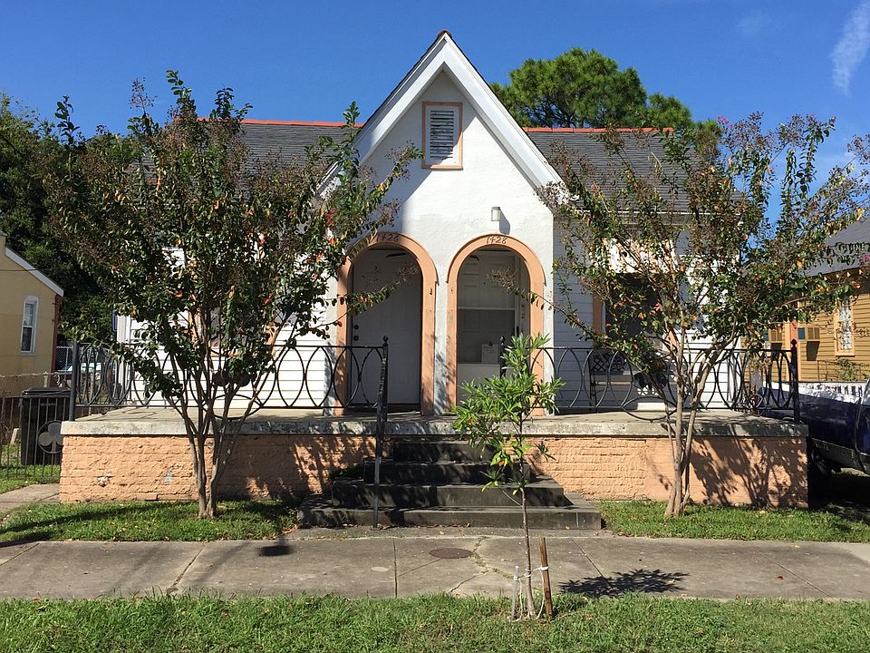 1st image of 1426 Desire St